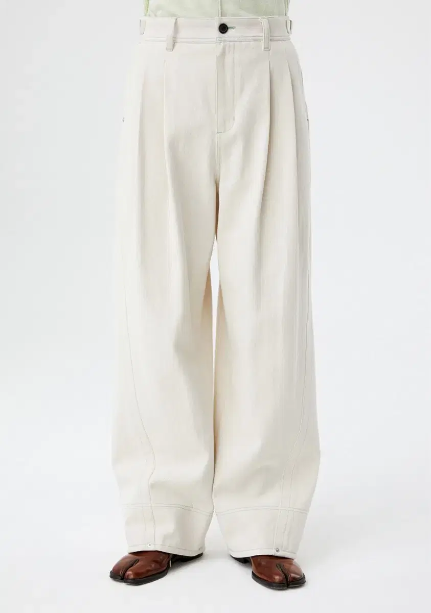 런던 언더그라운드 Curved Out Seam Trouser(L사이즈)